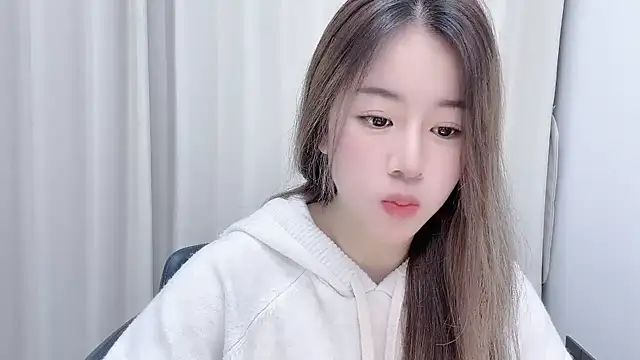 chloe-01 online show from 12-27-24, 12:12