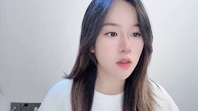 chloe-01 online show from 11-18-25, 04:06