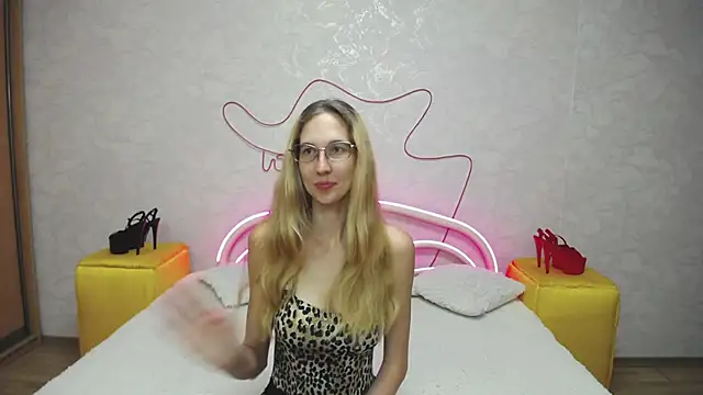 KlaryBrait online show from 09-19-25, 04:03