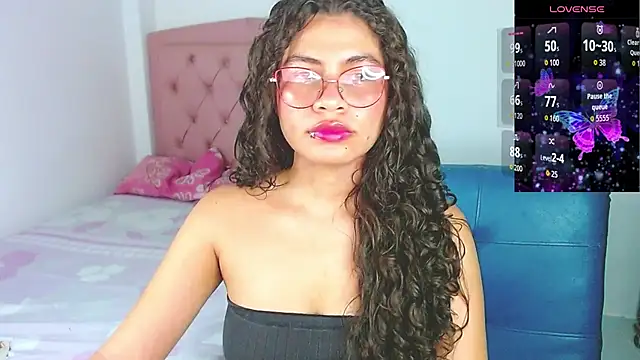 Snapshot of Cynthia_hazel chatting on 11-13-25, 05:06 Cynthia hazel online show from 11-13-25, 05:06