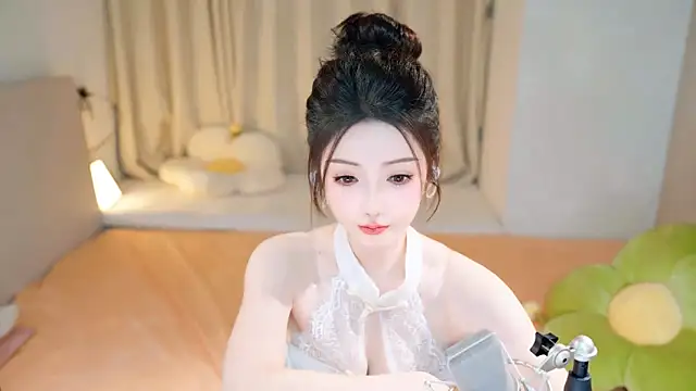 Eimile online show from 12-21-24, 06:12