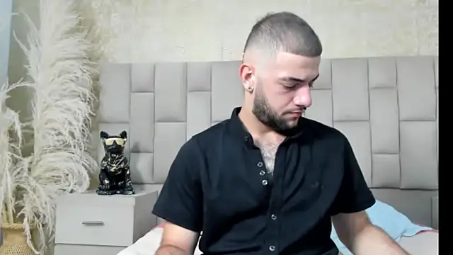 MaximusDick1  online show from 12-17-25, 04:07