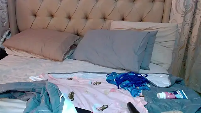 QUEENSHEBAxx01 online show from 09-09-25, 08:14