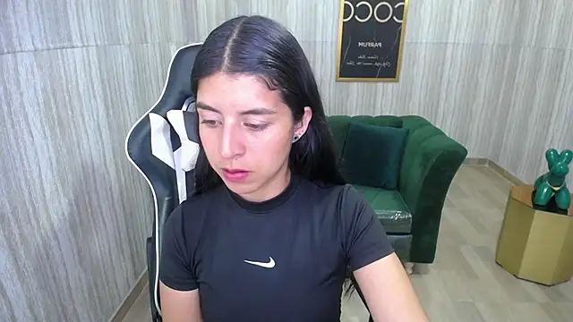 Snapshot of Bela_t_ chatting on 12-09-24, 04:37 Bela t online show from 12-09-24, 04:37