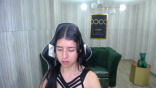 Snapshot of Bela_t_ chatting on 12-14-24, 09:13 Bela t online show from 12-14-24, 09:13