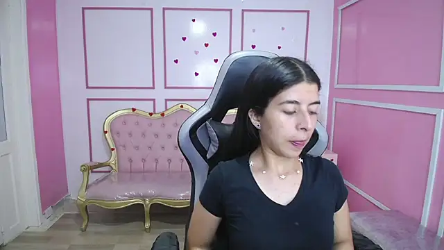 Snapshot of Bela_t_ chatting on 12-27-24, 04:10 Bela t online show from 12-27-24, 04:10