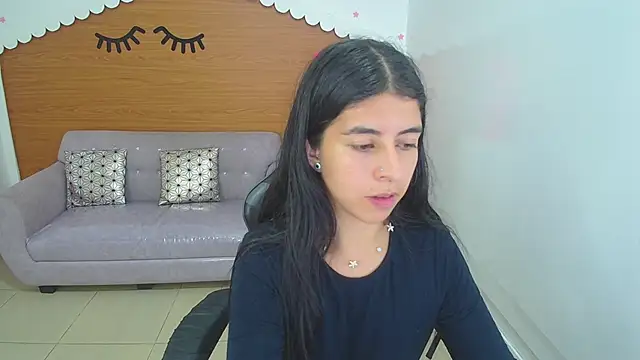 Snapshot of Bela_t_ chatting on 12-29-24, 02:10 Bela t online show from 12-29-24, 02:10