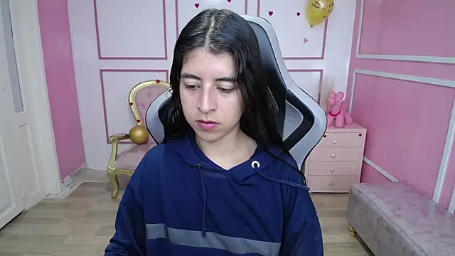 Snapshot of Bela_t_ chatting on 01-16-25, 04:18 Bela t online show from 01-16-25, 04:18