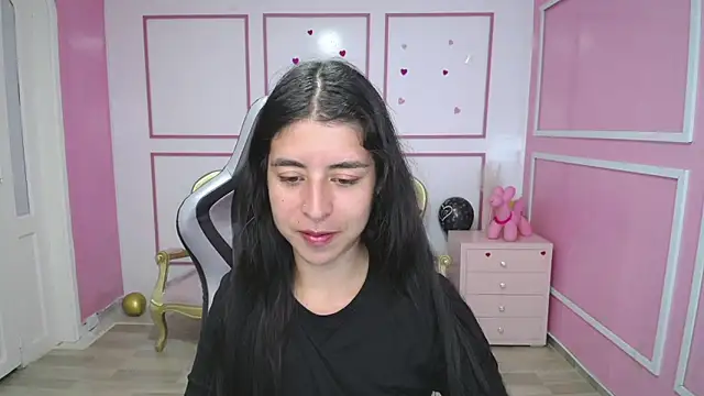 Snapshot of Bela_t_ chatting on 01-23-25, 04:37 Bela t online show from 01-23-25, 04:37