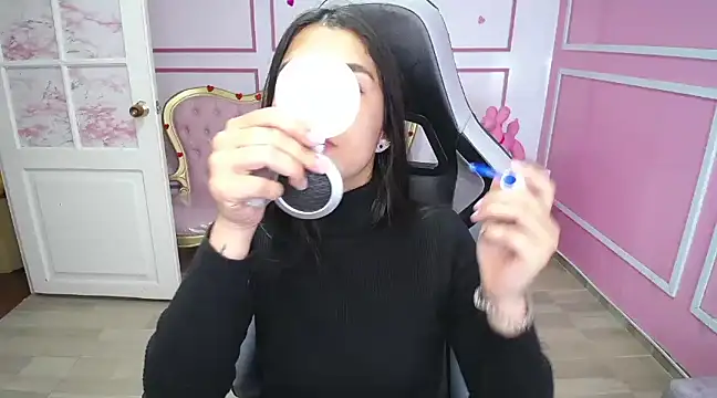 Snapshot of Bela_t_ chatting on 02-04-25, 04:29 Bela t online show from 02-04-25, 04:29