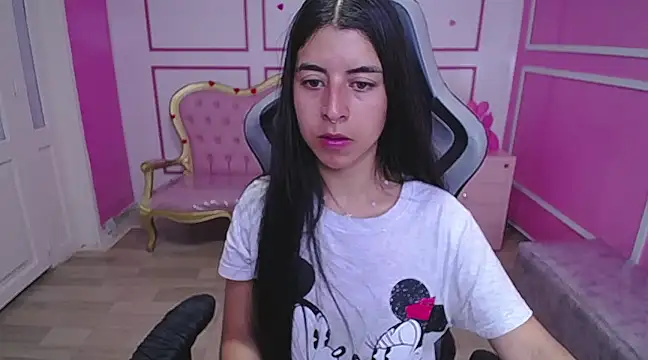 Snapshot of Bela_t_ chatting on 02-05-25, 04:47 Bela t online show from 02-05-25, 04:47