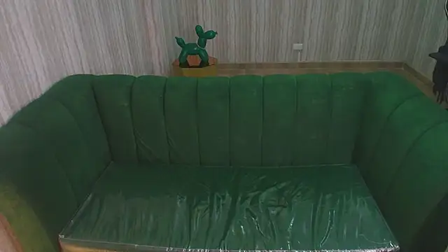 Snapshot of Bela_t_ chatting on 02-14-25, 01:45 Bela t online show from 02-14-25, 01:45