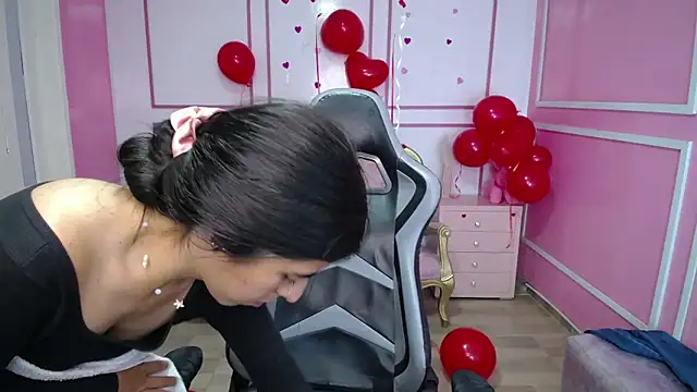 Snapshot of Bela_t_ chatting on 02-17-25, 07:31 Bela t online show from 02-17-25, 07:31