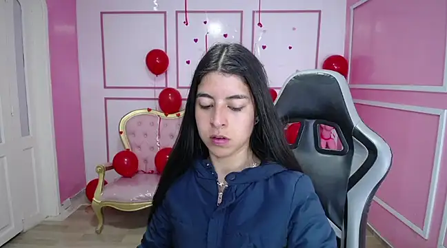 Snapshot of Bela_t_ chatting on 02-21-25, 04:37 Bela t online show from 02-21-25, 04:37