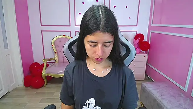 Snapshot of Bela_t_ chatting on 03-07-25, 04:22 Bela t online show from 03-07-25, 04:22