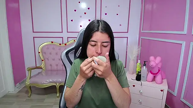 Snapshot of Bela_t_ chatting on 03-15-25, 04:43 Bela t online show from 03-15-25, 04:43