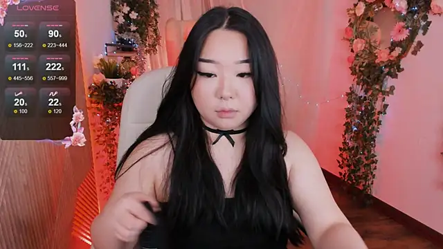 Snapshot of mei_honey_ chatting on 12-18-24, 02:06 mei honey  online show from 12-18-24, 02:06