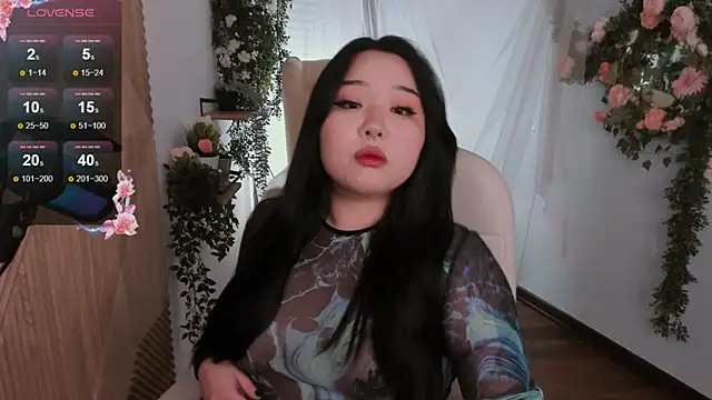 Snapshot of mei_honey_ chatting on 03-05-25, 02:45 mei honey  online show from 03-05-25, 02:45