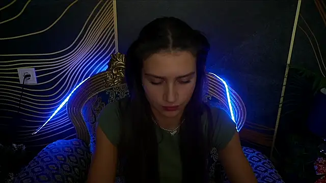 ValeryRoyale online show from 12-10-24, 05:33