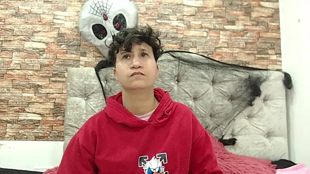 Im Milan Rs online show from 10-25-25, 03:25