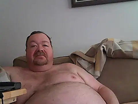 Snapshot of hitman_35 chatting on 02-21-26, 05:03 hitman 35 online show from 02-21-26, 05:03