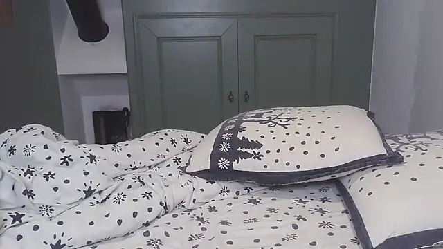 Snapshot of carlaaa chatting on 02-06-25, 10:10 carlaaa online show from 02-06-25, 10:10