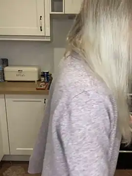 Snapshot of carlaaa chatting on 09-16-25, 07:48 carlaaa online show from 09-16-25, 07:48