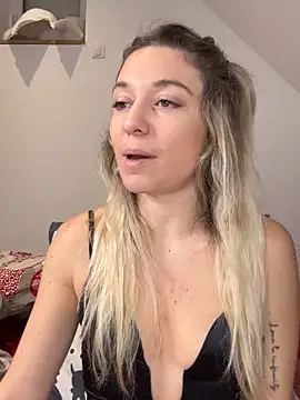 Snapshot of carlaaa chatting on 12-02-25, 10:27 carlaaa online show from 12-02-25, 10:27