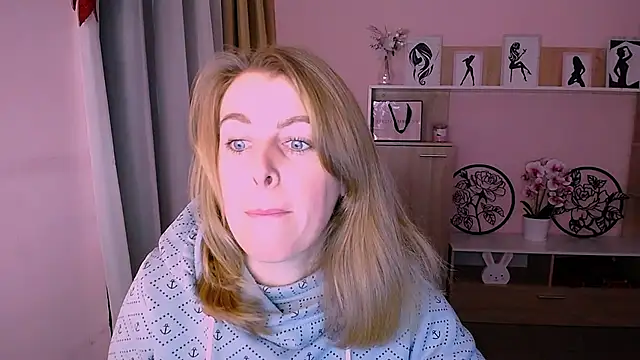 Hot Milady online show from 12-17-24, 07:40