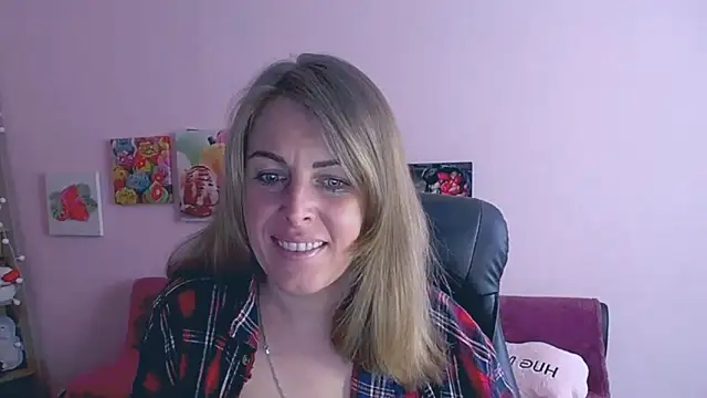 Hot Milady online show from 03-04-25, 08:24