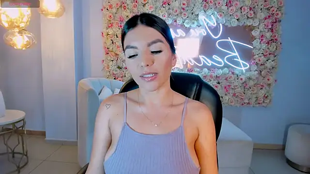 ValeriaRoldanX online show from 02-05-25, 03:23