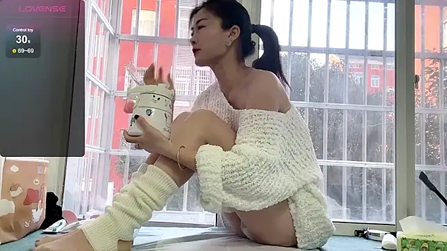 Snapshot of QianF-666 chatting on 01-09-25, 12:46 QianF-666 online show from 01-09-25, 12:46