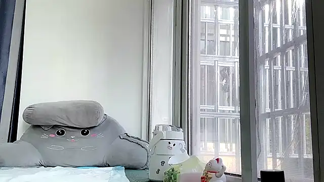 Snapshot of QianF-666 chatting on 02-07-25, 01:47 QianF-666 online show from 02-07-25, 01:47