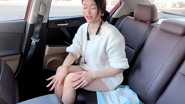 Snapshot of QianF-666 chatting on 03-22-25, 12:17 QianF-666 online show from 03-22-25, 12:17