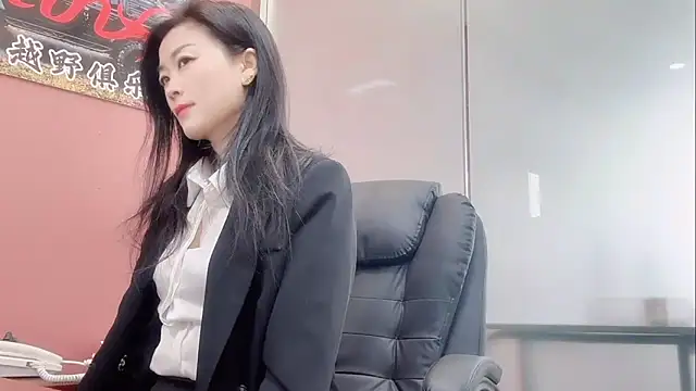 Snapshot of QianF-666 chatting on 11-27-25, 02:13 QianF-666 online show from 11-27-25, 02:13