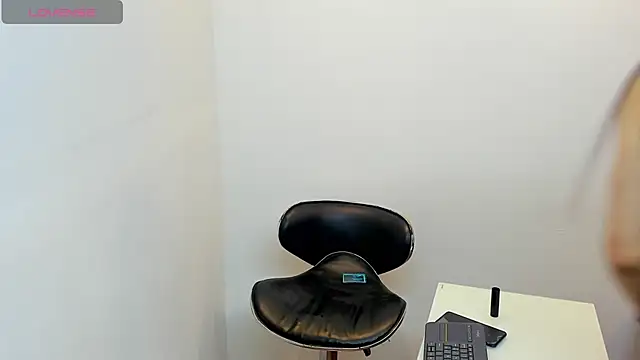 Snapshot of FRAN_DESS chatting on 02-07-25, 08:10 FRAN DESS online show from 02-07-25, 08:10