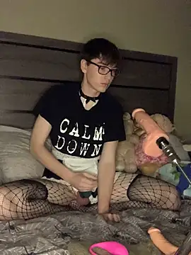 Snapshot of YourFavTwinkie chatting on 01-20-25, 07:15 YourFavTwinkie online show from 01-20-25, 07:15