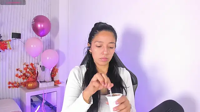 Valery wang online show from 10-25-25, 11:51