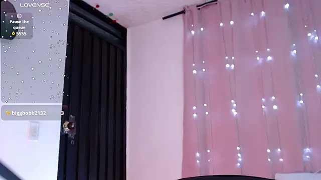 Snapshot of pamela_ chatting on 01-16-25, 05:21 pamela  online show from 01-16-25, 05:21