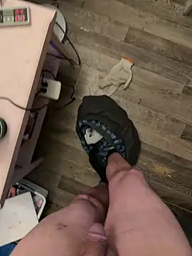 Snapshot of Hornyguynotshy198214 chatting on 02-12-26, 12:38 Hornyguynotshy198214 online show from 02-12-26, 12:38