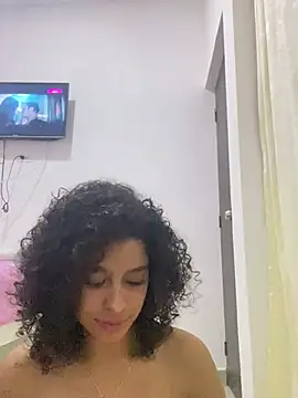 Snapshot of Arteatenea__ chatting on 12-30-24, 05:26 Arteatenea online show from 12-30-24, 05:26