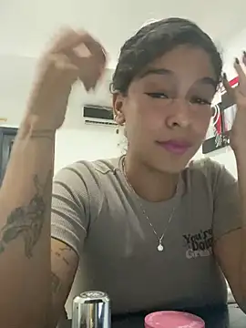 Snapshot of Arteatenea__ chatting on 01-04-25, 06:30 Arteatenea online show from 01-04-25, 06:30