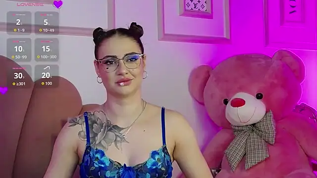 Abby  White online show from 11-16-25, 05:18