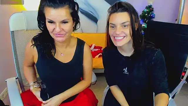 EricaAndPenelopa online show from 12-24-24, 08:49