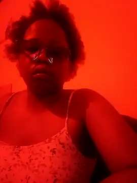 Snapshot of SWEETCLITYxxx chatting on 11-29-25, 06:00 SWEETCLITYxxx online show from 11-29-25, 06:00