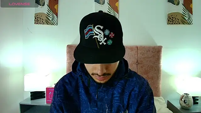 Amadeo Wild online show from 04-05-26, 02:47