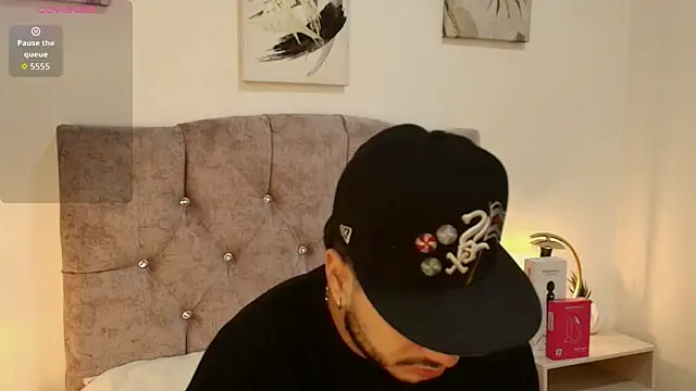 Amadeo Wild online show from 04-17-26, 04:04