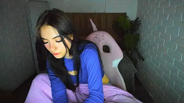 Roxanne tay online show from 12-30-24, 01:26