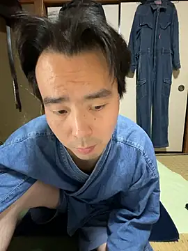 Snapshot of shigeki-113 chatting on 10-14-25, 04:35 shigeki-113 online show from 10-14-25, 04:35