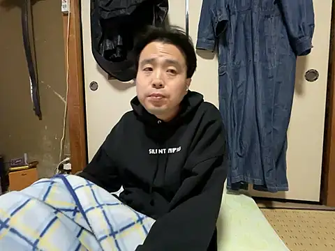 Snapshot of shigeki-113 chatting on 11-19-25, 07:58 shigeki-113 online show from 11-19-25, 07:58